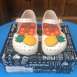 Pineapple Mini Mellisa Shoes Size 7c